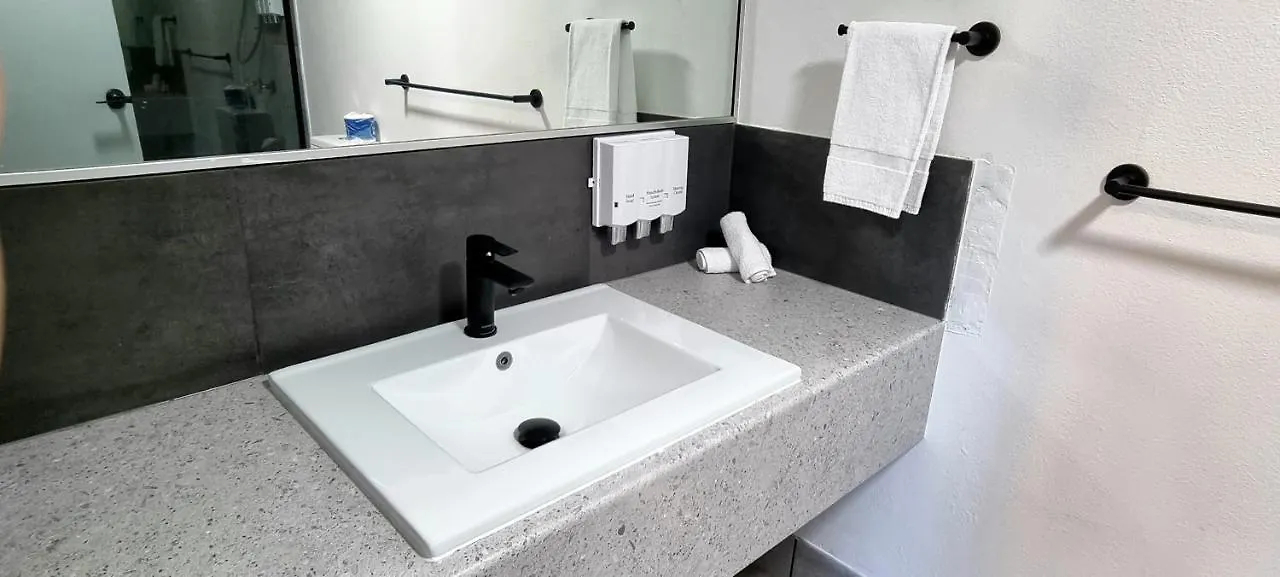 Y Motels Gympie