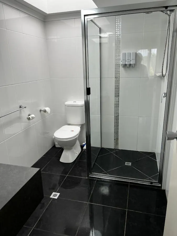Y Motels Gympie 3*,